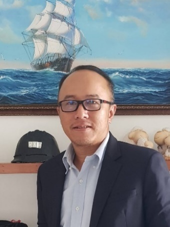 Mr. Jadesada Choochat